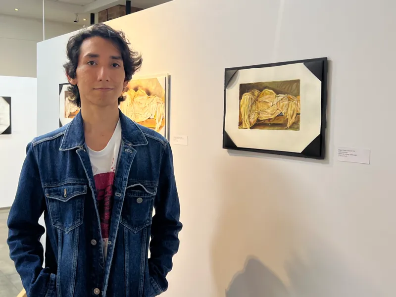 Estudiantes de Artes Visuales exploraron la memoria en la exposición 'Huellas entre lápiz y agua'